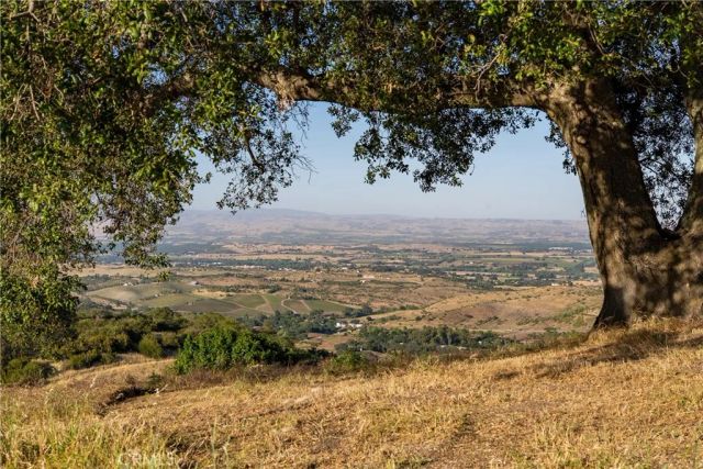 2762 Adelaida, Paso Robles, CA 93446