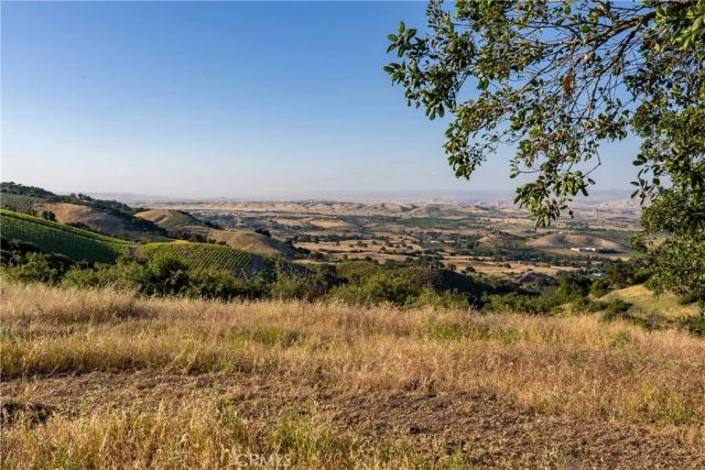 2762 Adelaida, Paso Robles, CA 93446