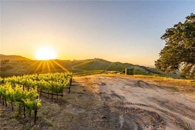 2762 Adelaida, Paso Robles, CA 93446