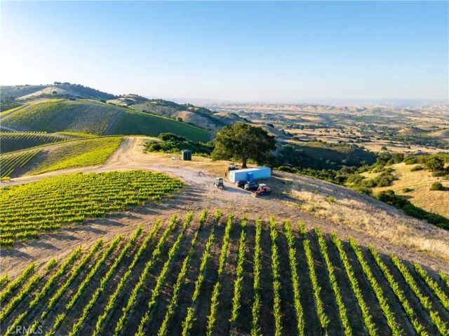 2762 Adelaida, Paso Robles, CA 93446