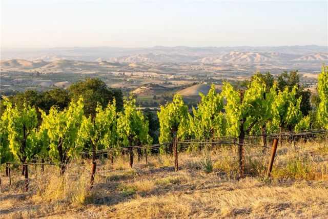 2762 Adelaida, Paso Robles, CA 93446