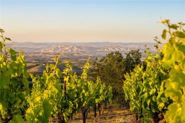 2762 Adelaida, Paso Robles, CA 93446