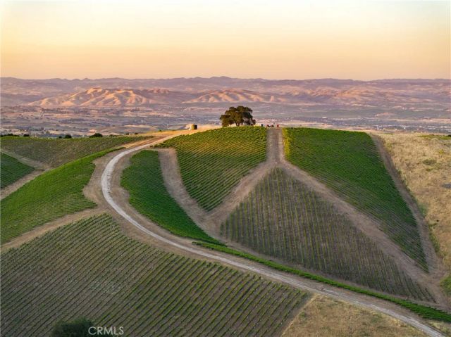 2762 Adelaida, Paso Robles, CA 93446