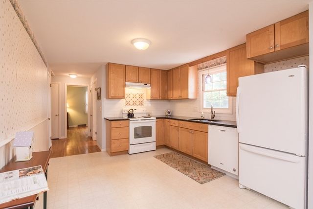 90 Columbia Drive, Amherst, MA 01002