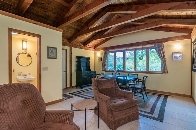 90 Columbia Drive, Amherst, MA 01002
