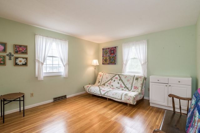 90 Columbia Drive, Amherst, MA 01002