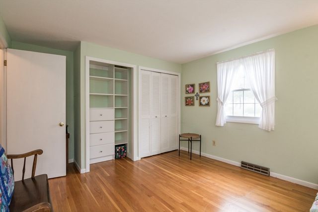 90 Columbia Drive, Amherst, MA 01002