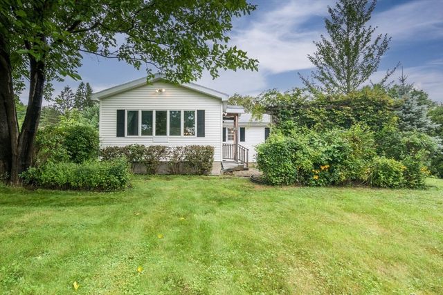 90 Columbia Drive, Amherst, MA 01002