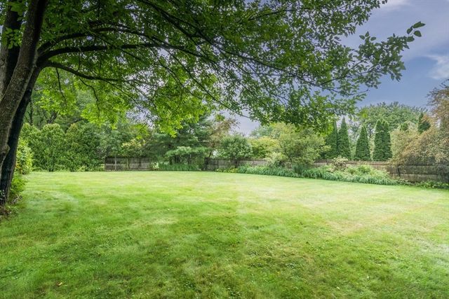 90 Columbia Drive, Amherst, MA 01002