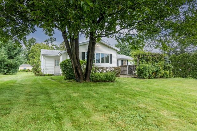90 Columbia Drive, Amherst, MA 01002