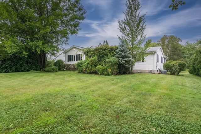 90 Columbia Drive, Amherst, MA 01002