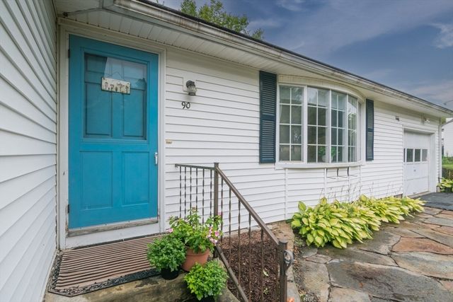 90 Columbia Drive, Amherst, MA 01002
