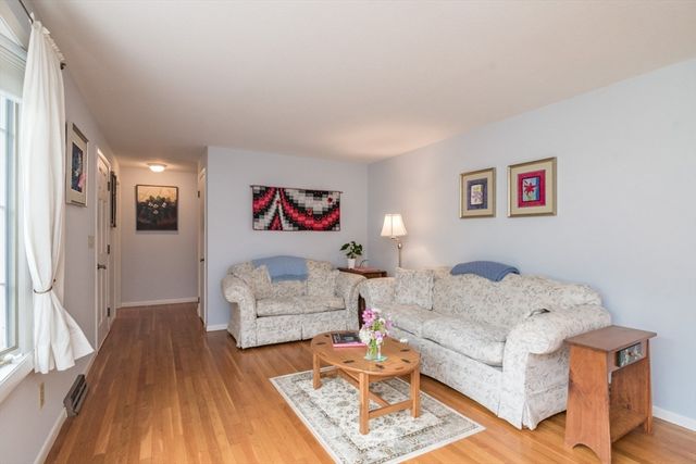 90 Columbia Drive, Amherst, MA 01002