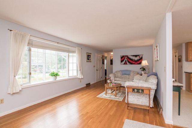 90 Columbia Drive, Amherst, MA 01002
