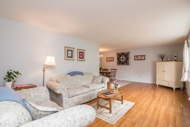 90 Columbia Drive, Amherst, MA 01002