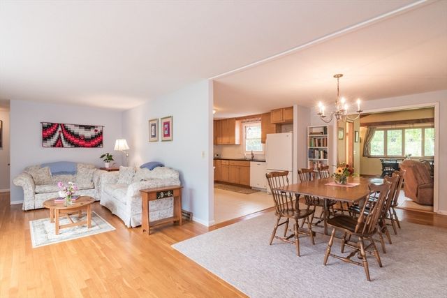 90 Columbia Drive, Amherst, MA 01002