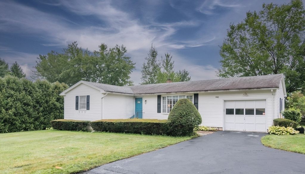 90 Columbia Drive, Amherst, MA 01002