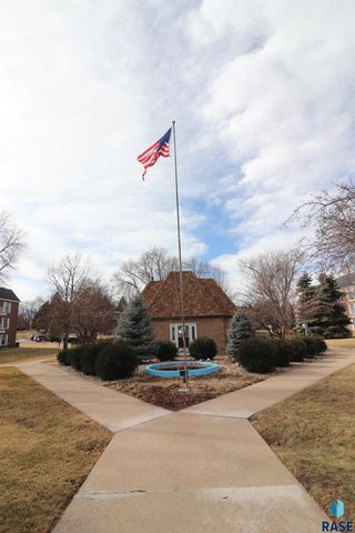 2904 W 33rd St Street 123, Sioux Falls, SD 57105