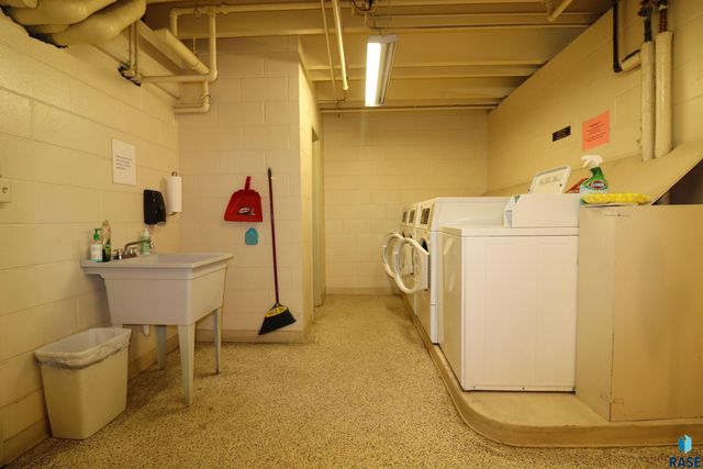 2904 W 33rd St Street 123, Sioux Falls, SD 57105