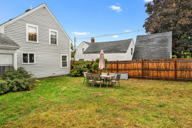 40 Elm Park, Groveland, MA 01834