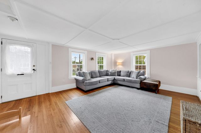 40 Elm Park, Groveland, MA 01834