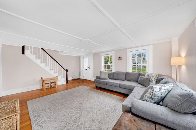 40 Elm Park, Groveland, MA 01834