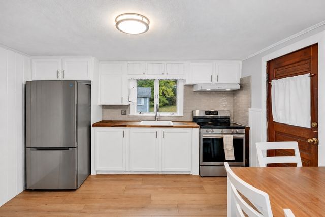 40 Elm Park, Groveland, MA 01834