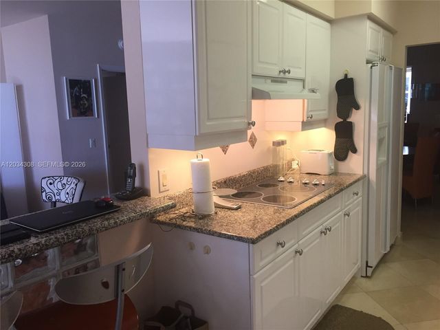 4779 Collins Avenue 1804, Miami Beach, FL 33140