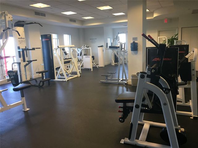 4779 Collins Avenue 1804, Miami Beach, FL 33140