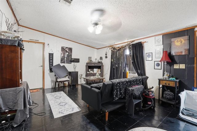 39751 ANCHOR AVENUE, Eustis, FL 32736