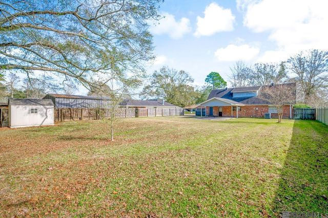 919 Willow Brook Ave, Denham Springs, LA 70726