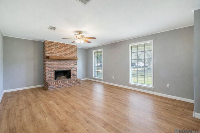 919 Willow Brook Ave, Denham Springs, LA 70726