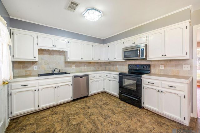 919 Willow Brook Ave, Denham Springs, LA 70726