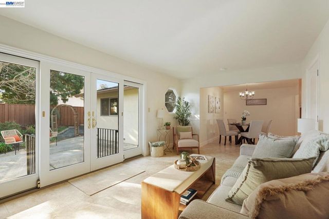 1674 1674 Kasba St, Concord, CA 94518