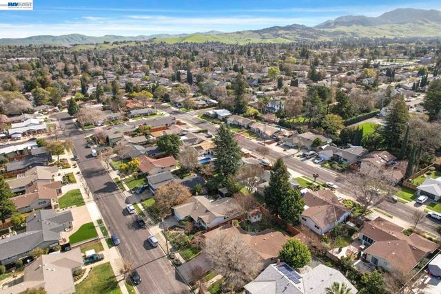 1674 1674 Kasba St, Concord, CA 94518