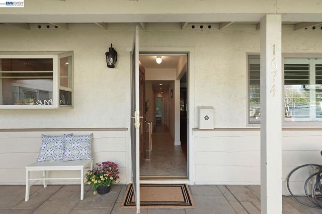 1674 1674 Kasba St, Concord, CA 94518