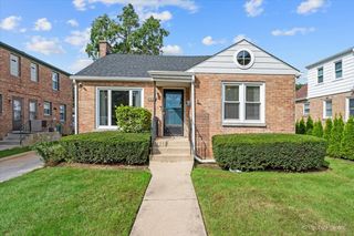 226 N Elmwood Avenue, Waukegan, IL 60085