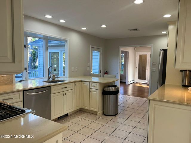 1578 N Bay Avenue, Toms River, NJ 08753