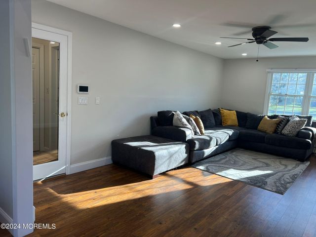1578 N Bay Avenue, Toms River, NJ 08753