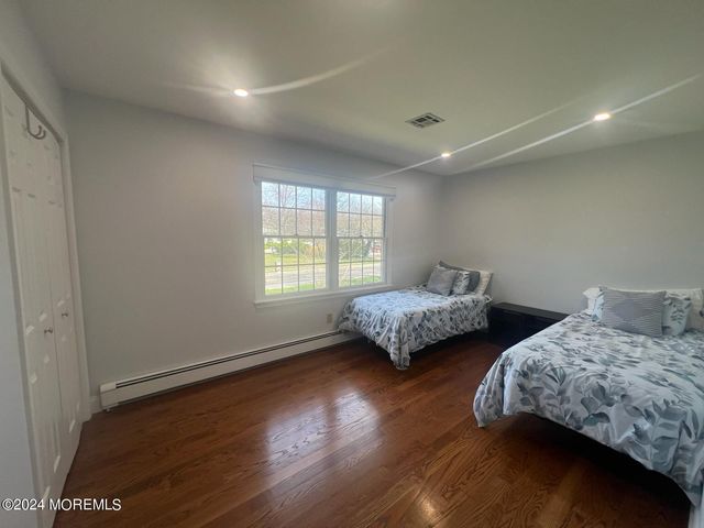 1578 N Bay Avenue, Toms River, NJ 08753