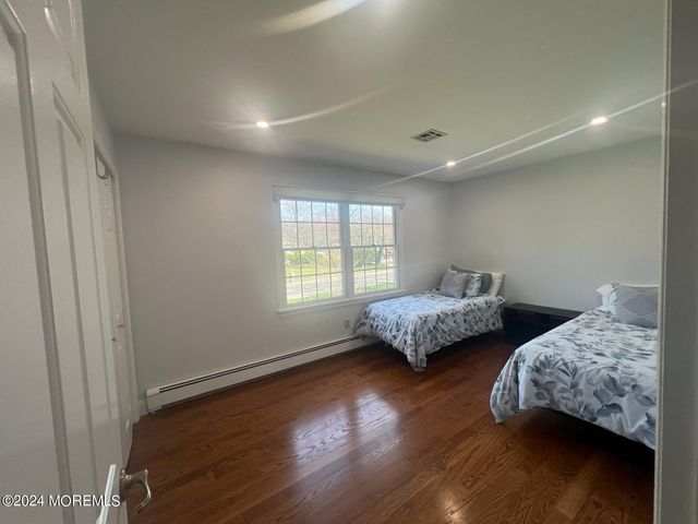 1578 N Bay Avenue, Toms River, NJ 08753