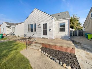 18067 Rosetta Avenue, Eastpointe, MI 48021