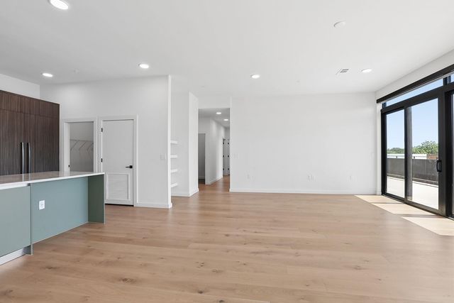 2209 S 1st ST 409, Austin, TX 78704