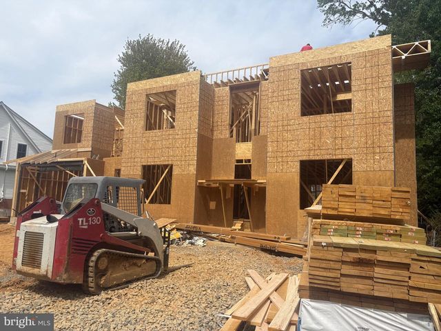 922 GLYNDON ST SE, Vienna, VA 22180