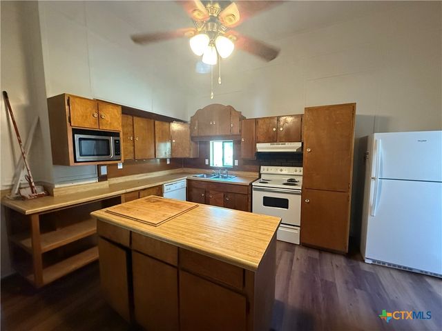 184 3rd Street, Maxwell, TX 78656