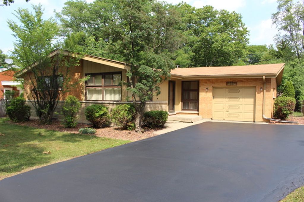 283 S Fair Avenue, Elmhurst, IL 60126