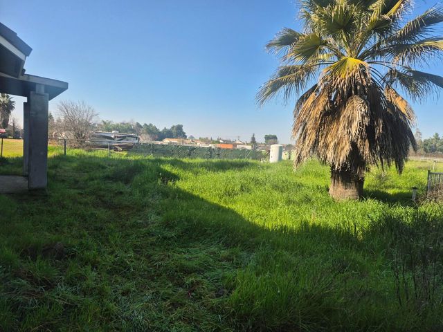 6136 E Church Avenue, Fresno, CA 93727