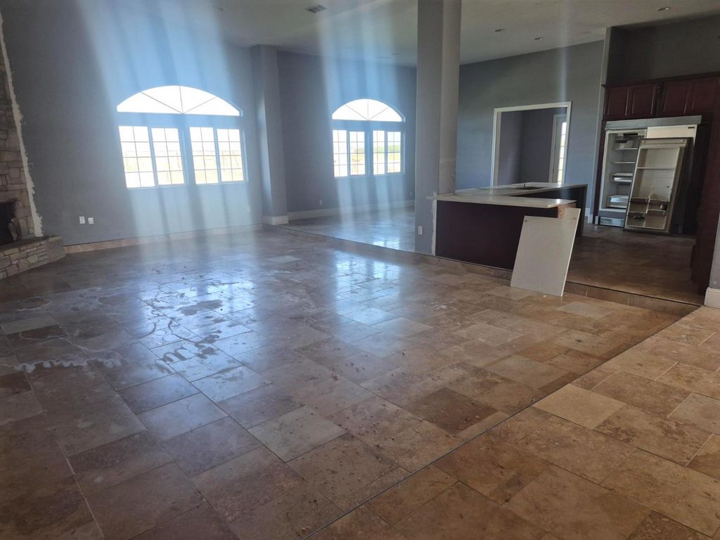 Image 2 of property listing at 6136 E Church Avenue, Fresno, CA 93727