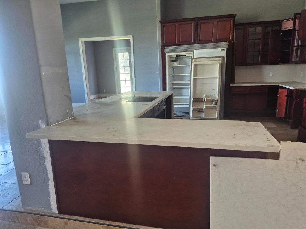Image 4 of property listing at 6136 E Church Avenue, Fresno, CA 93727