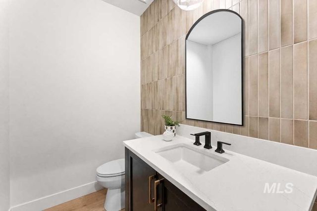 870 N Creekwater Lot 6 Block 5, Eagle, ID 83616